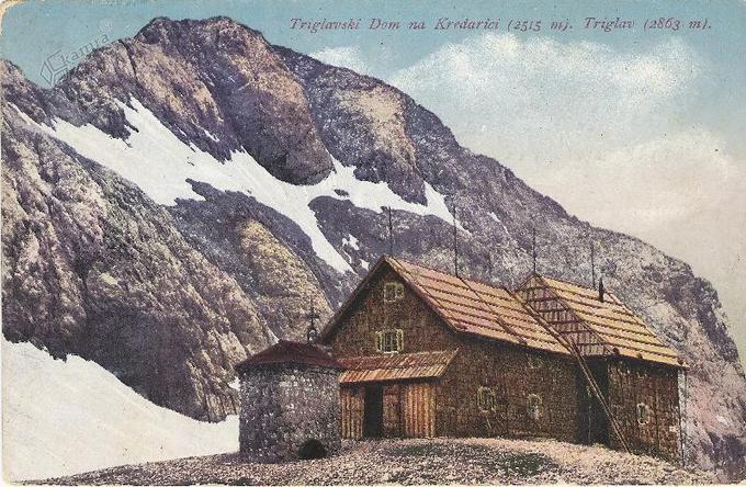Triglavski dom na Kredarici. Razglednica je bila odposlana 31. avgusta 1913. | Foto: Kamra.si