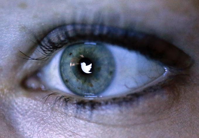 Twitter je oktobra lani v celoti prepovedal objavljanje političnih oglasov na svojem družbenem omrežju. | Foto: Reuters