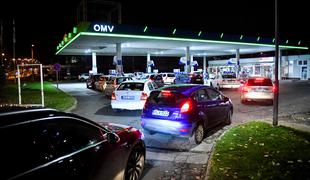 Mol končal prodajo 39 bencinskih servisov Shellu v Sloveniji