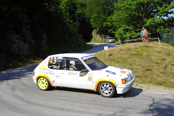 Peugeot je z modelom 205 začel športno pot znamke GTi. Tak avtomobil na slovenskih dirkah danes vozi mladi Domen Buh. | Foto: 
