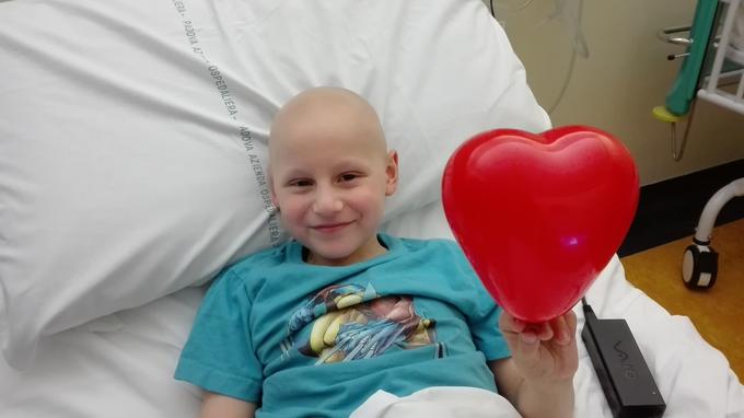 Anže Žvegler je boj z rakom pri 11 letih žal izgubil. | Foto: Junaki 3. nadstropja