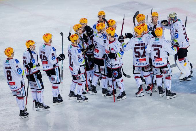 Moštvo Pinguins Bremerhaven, ki ga v tej sezoni močno hromijo poškodbe, je po slabšem mesecu znova ujelo zmagoviti ritem. | Foto: Guliverimage/Vladimir Fedorenko