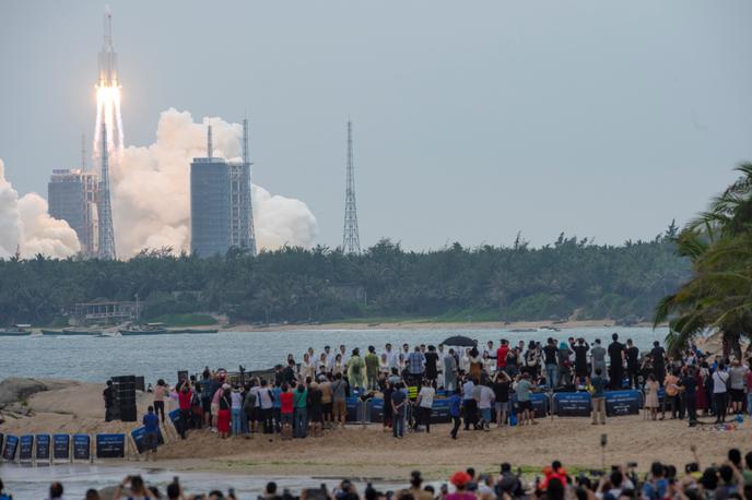 Dolgi pohod-5b, raketa, izstrelitev | Raketa je padla v Indijski ocean, severno od Maldivov. | Foto Reuters
