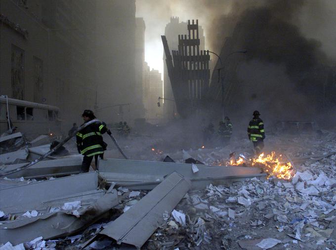 Odgovornost za napad so ZDA pripisale teroristični mreži Al Kaida in Osami bin Ladnu. | Foto: Reuters