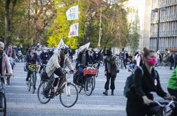 Odprli so razstavo o petkovih kolesarskih protestih