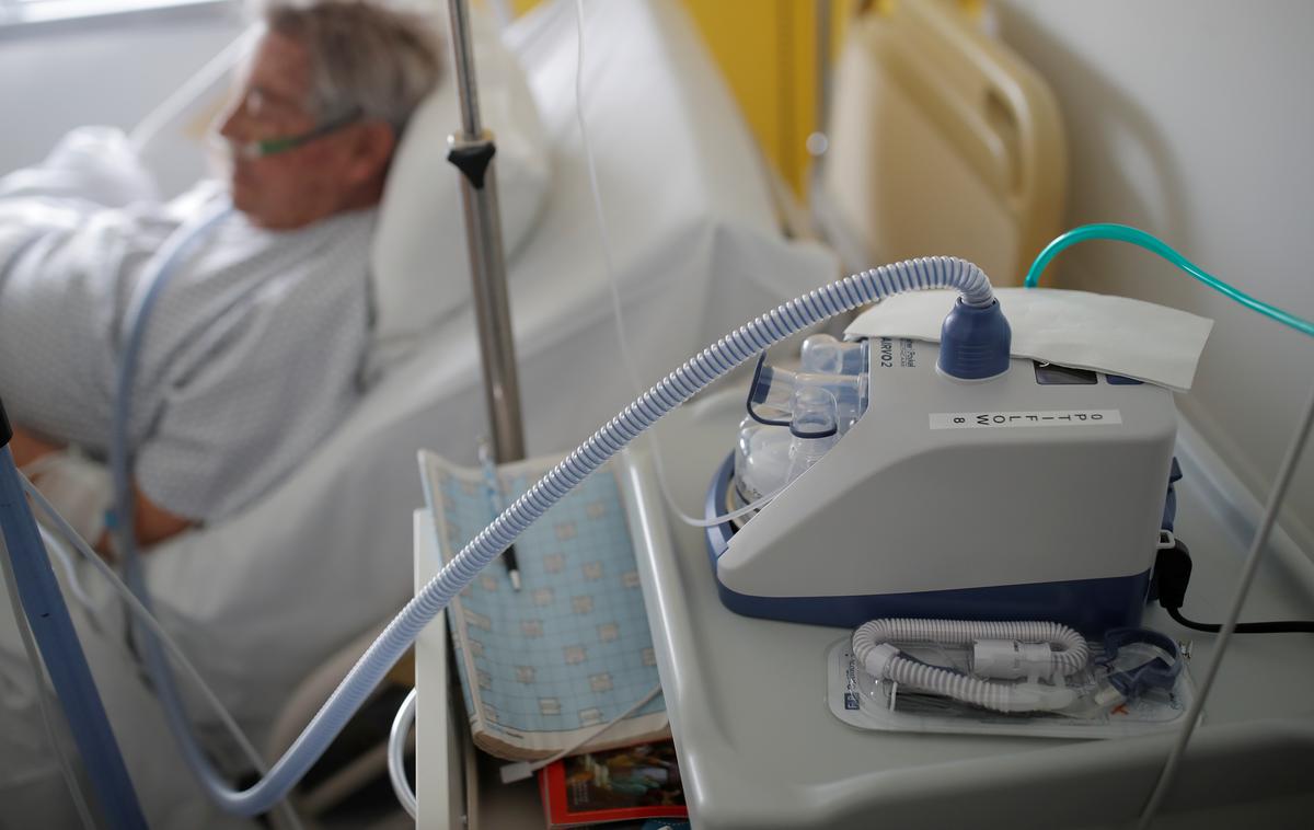 ventilator | Težje oblike bolezni covid-19 so manj verjetne pri obolelih, pri katerih limfociti T razvijejo intenzivnejši imunski odziv. | Foto Reuters