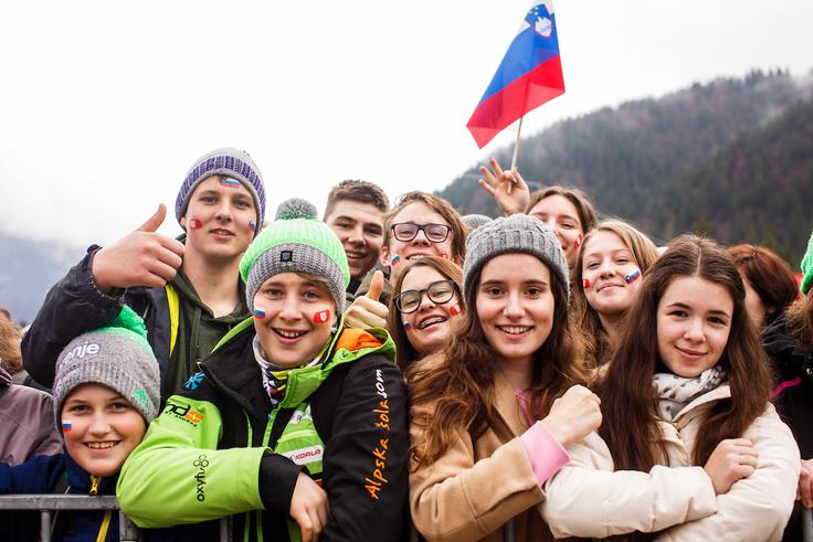 Planica navijači Peter Prevc obožuje uvodne preizkušnje v Planici. | Foto: Grega Valančič/Sportida