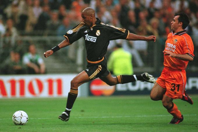 Madridski Real je leta 2000 v Parizu brez težav premagal Valencio. | Foto: 