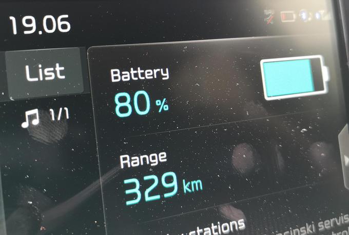 Doseg pri 80-odstotkih napolnjenosti baterije presega 300 kilometrov. | Foto: Gregor Pavšič