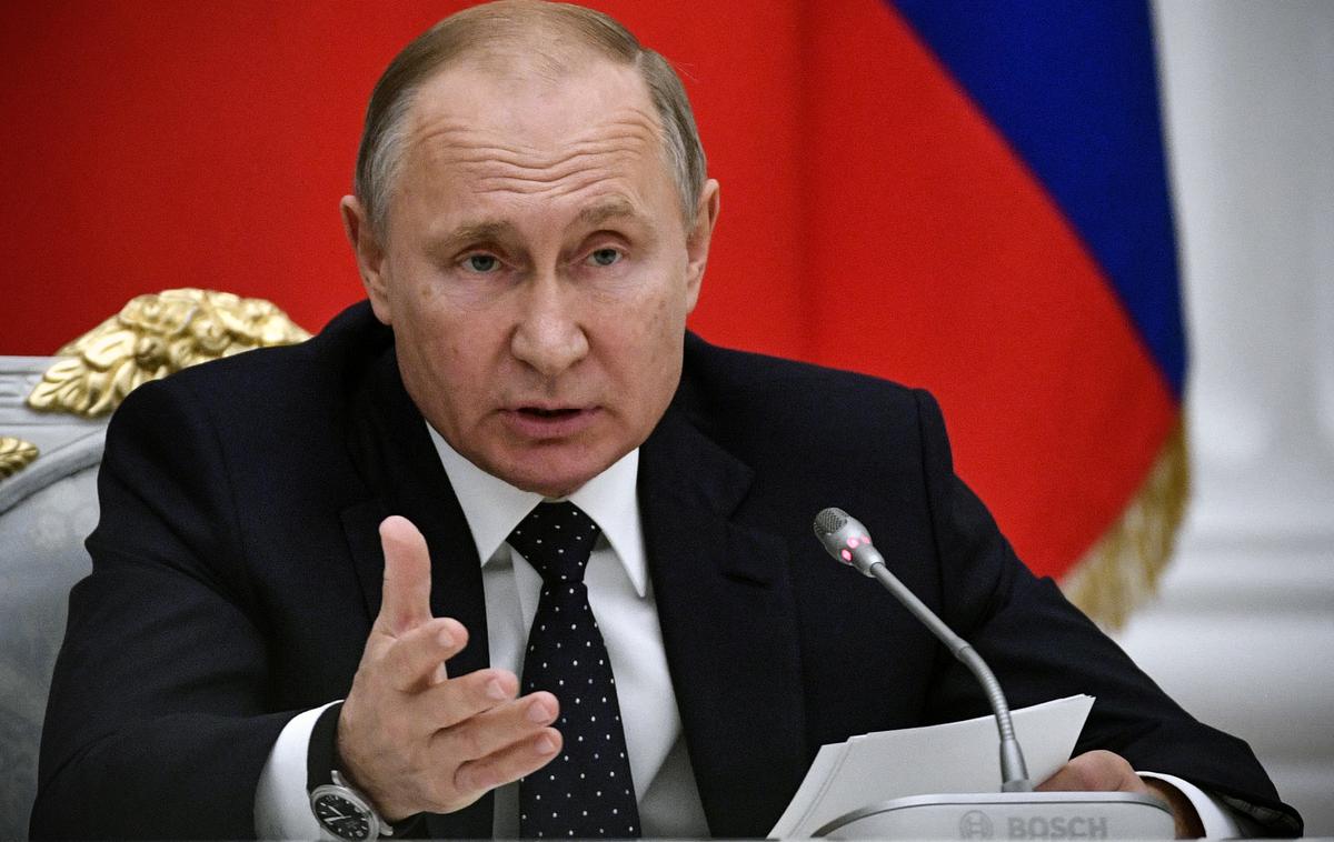 Vladimir Putin raketa orožje Rusija | Za zdaj se zdi, da je ruski predsednik Vladimir Putin še vedno trdno na oblasti. | Foto Reuters