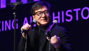 Jackie Chan priznal, da je varal, najemal prostitutke in bil nasilen oče