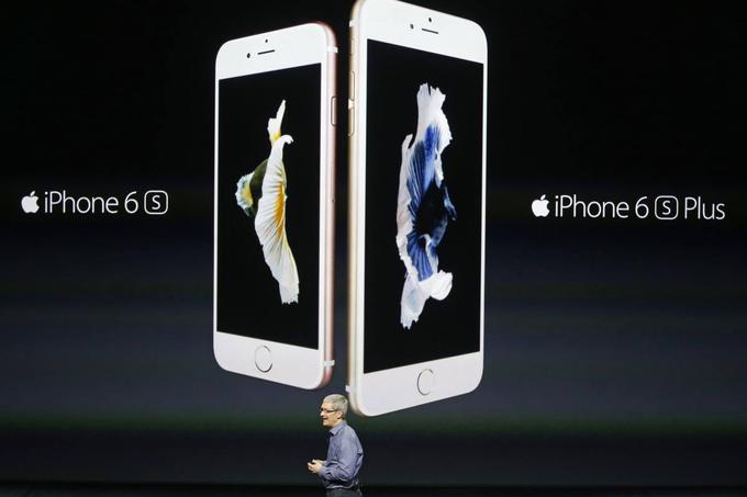 iPhone, Apple, Tim Cook | Foto: Reuters