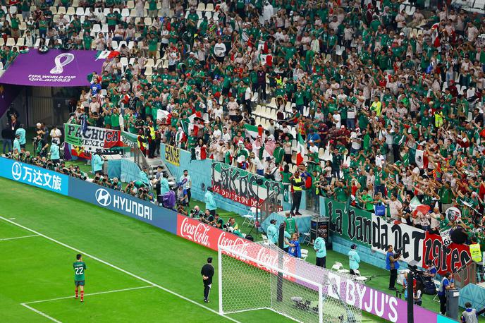 Mehika navijači | Mednarodna nogometna zveza (Fifa) preiskuje obnašanje navijačev Mehike po izpadu s svetovnega prvenstva v Katarju.  | Foto Guliverimage