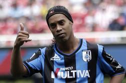 Ronaldinho navdušuje tudi v Mehiki (video)
