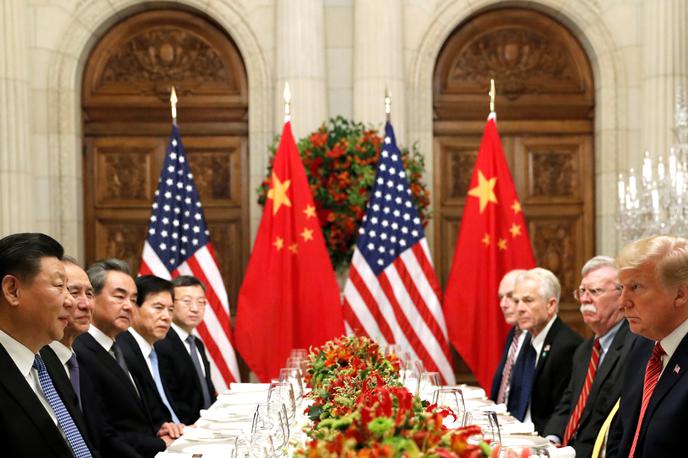 Donald Trump in Ši Džinping | Kitajski predsednik Ši Džinping in ameriški predsednik Donald Trump sta decembra lani v Argentini v trgovinski vojni začasno sklenila premirje. | Foto Reuters