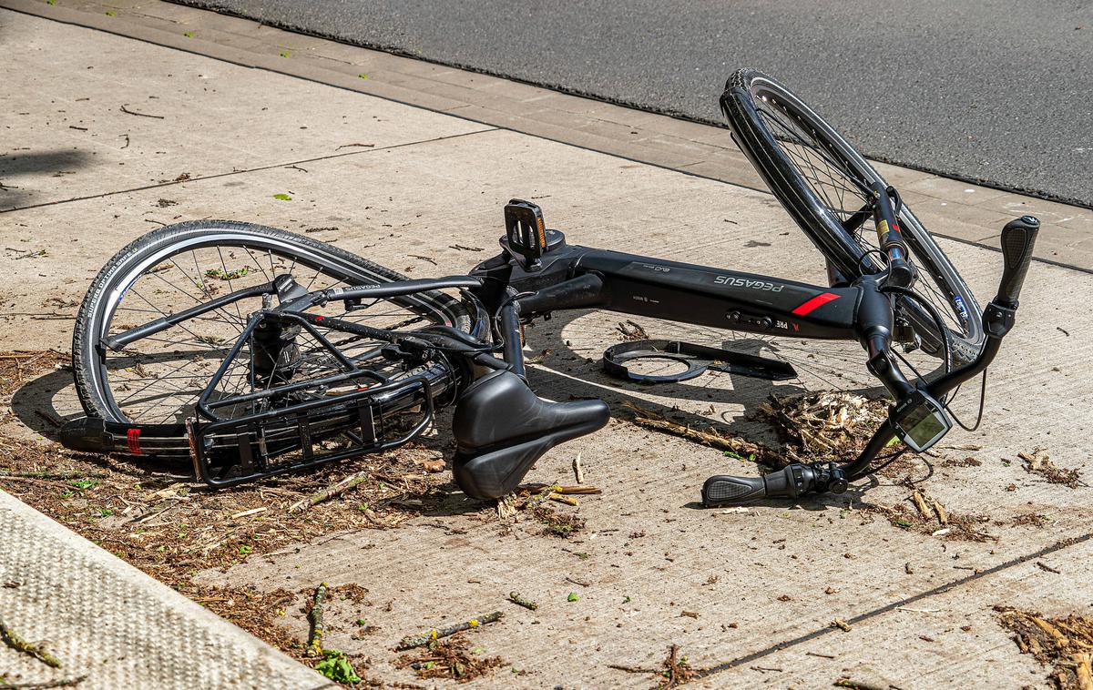 nesreča električnega kolesa | Padel je zaradi neprilagojene hitrosti. Fotografija je simbolična. | Foto Gulliverimage