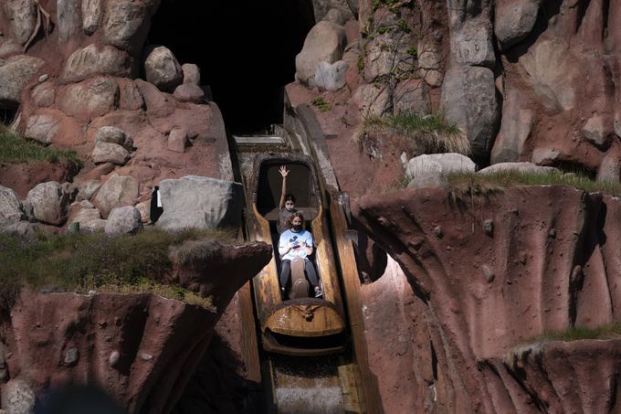 Atrakcija Splash Mountain v kalifornijskem Disneylandu se je po 33 letih delovanja tudi uradno zaprla. | Foto: AP / Guliverimage