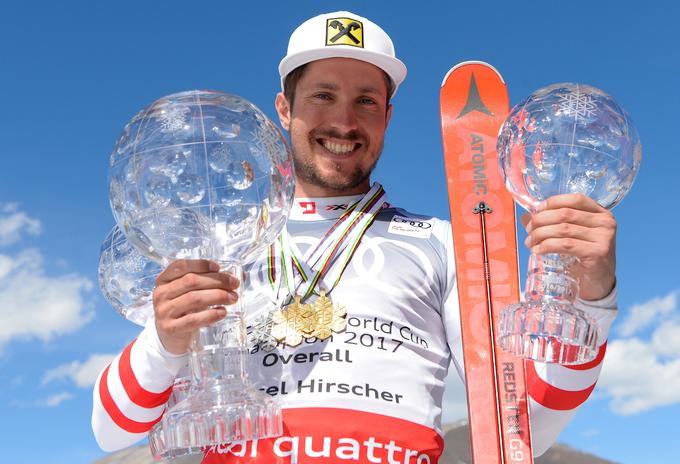 Hirscherjev plen pretekle zime: veliki in dva mala globusa ter dve zlati in ena srebrna kolajna s SP v St. Moritzu. | Foto: 