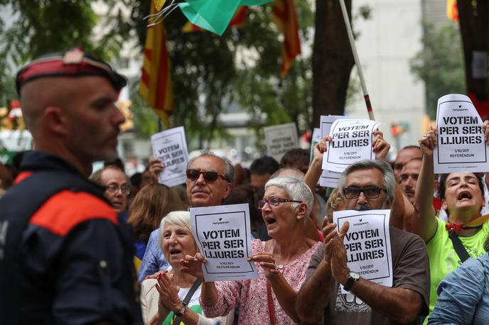Protestniki v Barceloni | Foto Reuters
