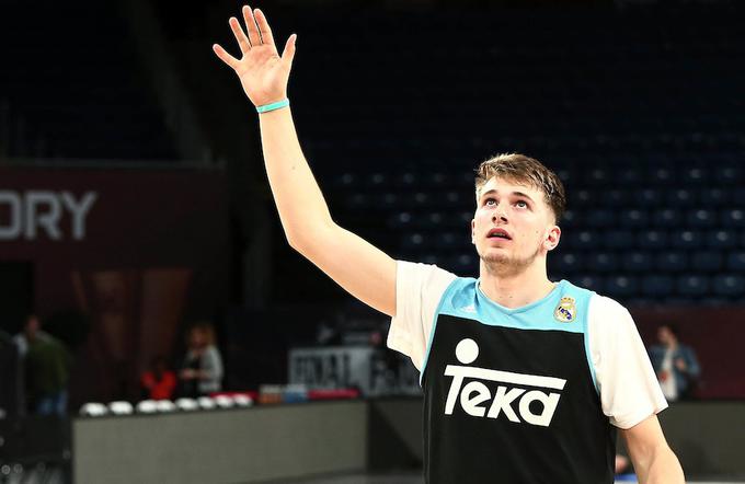Luka Dončić bo letos zaigral na EuroBasketu. V kvalifikacijah za SP 2019 bo znova le navijač. | Foto: Sportida