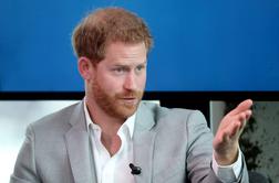 Harry odletel v Kanado, Meghan tudi tam za petami paparaci #video