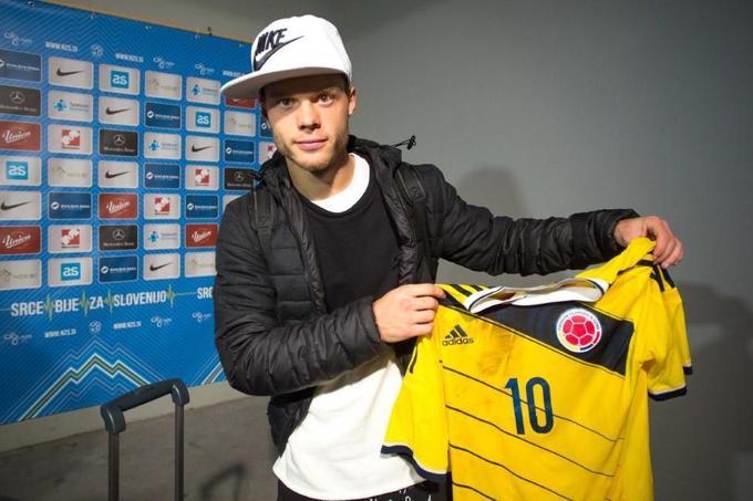 Dejan Lazarević je na tekmi s Kolumbijo zadel glavni tekstilni dobitek: majico kolumbijskega zvezdnika Jamesa Rodrigueza. | Foto: 