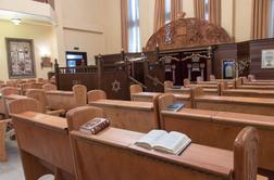 Po več kot 40 letih napadalca na sinagogo obsodili na dosmrtni zapor