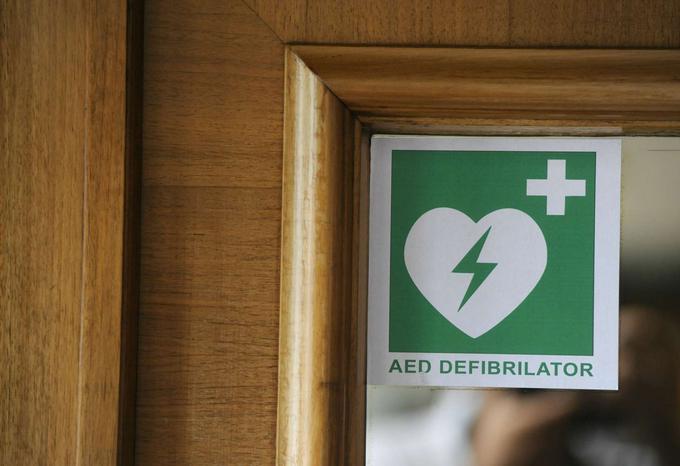 AED defibrilator | Foto: Nebojša Tejić/STA