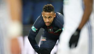 Parižani s povratnikom Neymarjem ostali brez pokalnega naslova