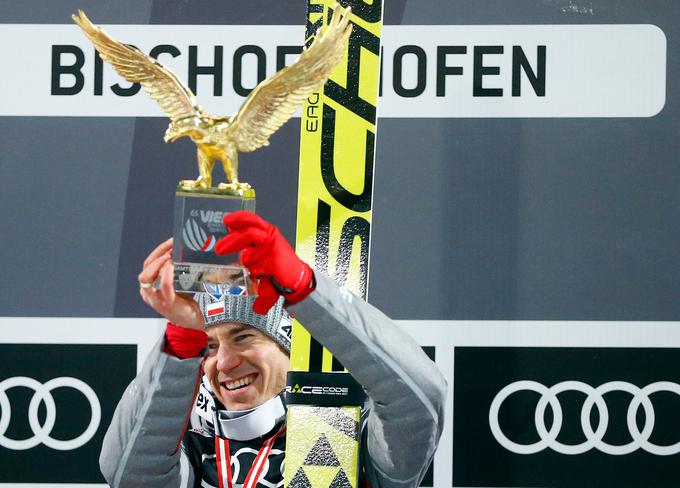 Kamil Stoch bo v bogato vitrino dodal tudi zlatega orla z novoletne turneje. | Foto: Reuters