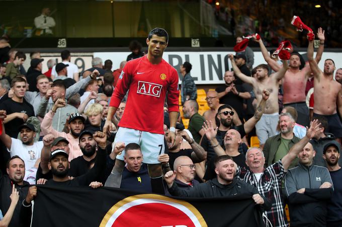 Navijači Manchester Uniteda so na stadionu Molineux skandirali povratniku med rdeče vrage. | Foto: Reuters