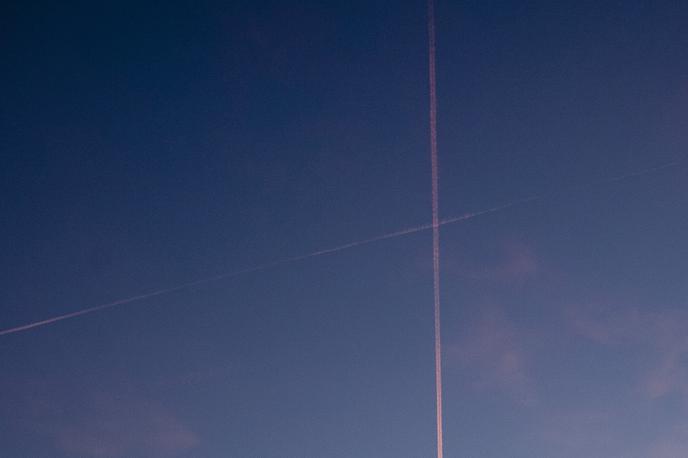 letalo, oblak, nebo | Foto Ana Kovač