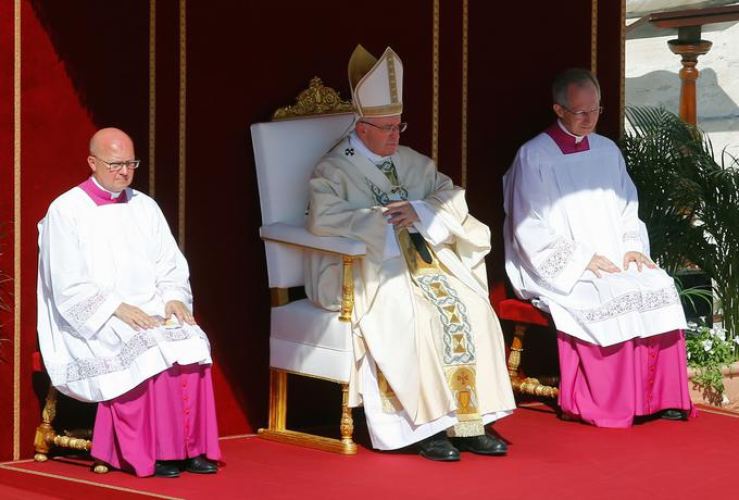 Papež Frančišek ji je lani decembra priznal še drugi čudež in tako potrdil pogoje za razglasitev matere Tereze za svetnico. | Foto: Reuters