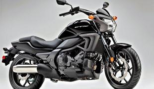Honda CTX 700 nizkocenovni motocikel za začetnike