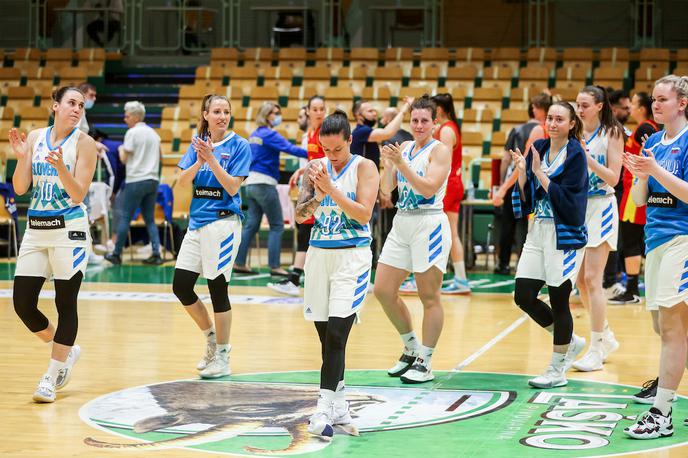 Slovenija : Črna Gora (ženska košarka, priprave na EuroBasket) | Slovenke so na tretji pripravljalni tekmi vknjižile še tretjo zmago, tokrat so ugnale Poljsko. | Foto Vid Ponikvar