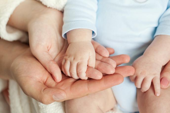 Starševstvo | Očetovski dopust se je s 30 skrajšal na 15 dni, starševski dopust pa podaljšal na 160 dni, pri čemer ima oče 60 dni neprenosljivih. | Foto Shutterstock