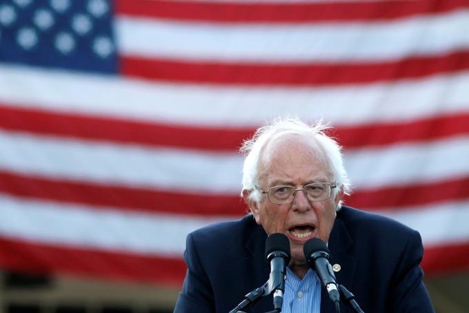 Tako demokrati kot uredništvo The New York Timesa so imeli tudi tokrat možnost podpreti "tretjega človeka" Bernieja Sandersa. | Foto: Reuters