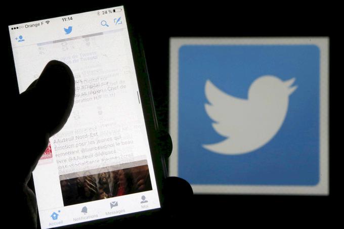 Twitter ima v zadnjem obdobju velike težave s pridobivanjem novih uporabnikov. V zadnjih dveh letih in pol se je rast namreč zelo upočasnila, število uporabnikov se že nekaj časa giblje okrog 300 milijonov (klik na fotografijo za vir).  | Foto: Reuters