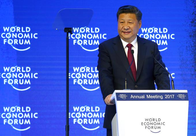 Ši Džinping je bil letos prvi kitajski predsednik, ki se je udeležil vsakoletnega srečanja zagovornikov globalizacije v Davosu. Pričakali so ga kot odrešitelja. | Foto: Reuters