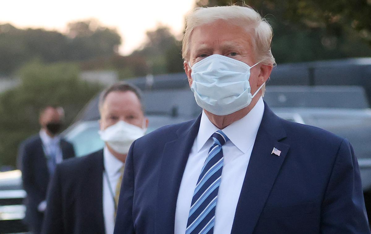 Donald Trump | Zdravniki so preigravali možnost, da bi Donalda Trumpa priključili na medicinski ventilator. | Foto Reuters