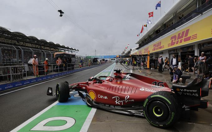 Leclerc je drugi v letošnjem prvenstvu in se bori za prvi naslov prvaka. | Foto: Reuters
