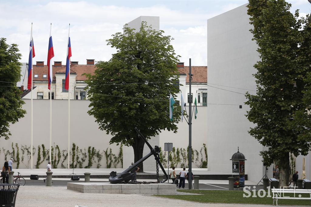Spomenik žrtvam vojn in z vojnami povezanim žrtvam