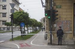 Zaradi sumljivega kovčka policija zaprla del Prešernove ceste v Ljubljani