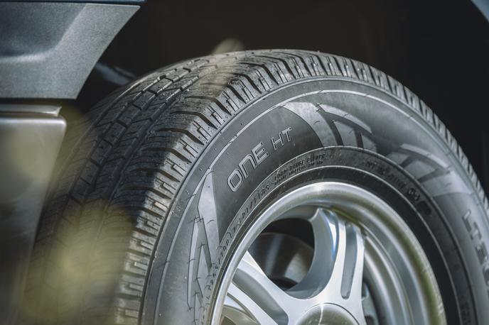 Nokian gume | V ZDA so lani za poltovornjake in športne terence že predstavili podobno pnevmatiko one HT. | Foto Nokian Tires