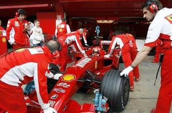 Schumacher spet za volanom Ferrarija
