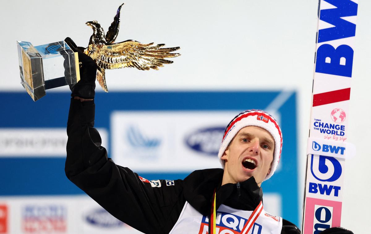Zlati orel Halvor Egner Granerud | Halvor Egner Granerud je v pravkar končani sezoni z rezultati zaslužil največ. | Foto Reuters