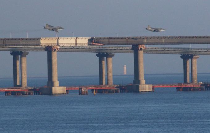 Rusija je s polotokom Krim zgradila 19 kilometrov dolg most. | Foto: Reuters