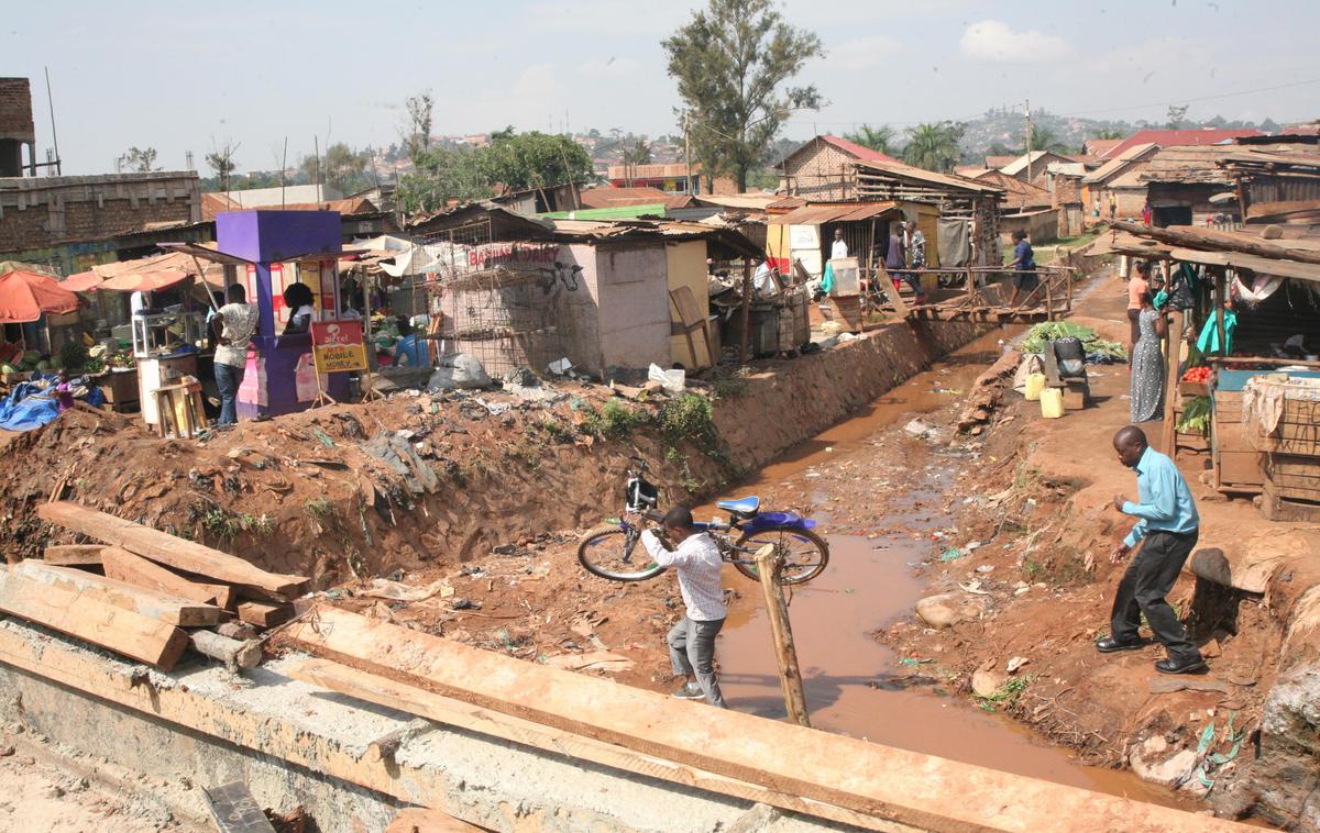 Poplave Uganda | Narasle vode so poplavile več vasi. Uničenih je veliko število hiš, polja so opustošena. | Foto Guliverimage
