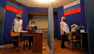 Opozicija opozarja na netransparentne volitve v Rusiji