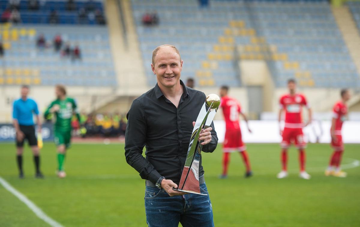 spins | V prejšnji sezoni je bil za najboljšega nogometaša izbran kapetan Domžal Senijad Ibričić. | Foto SPINS